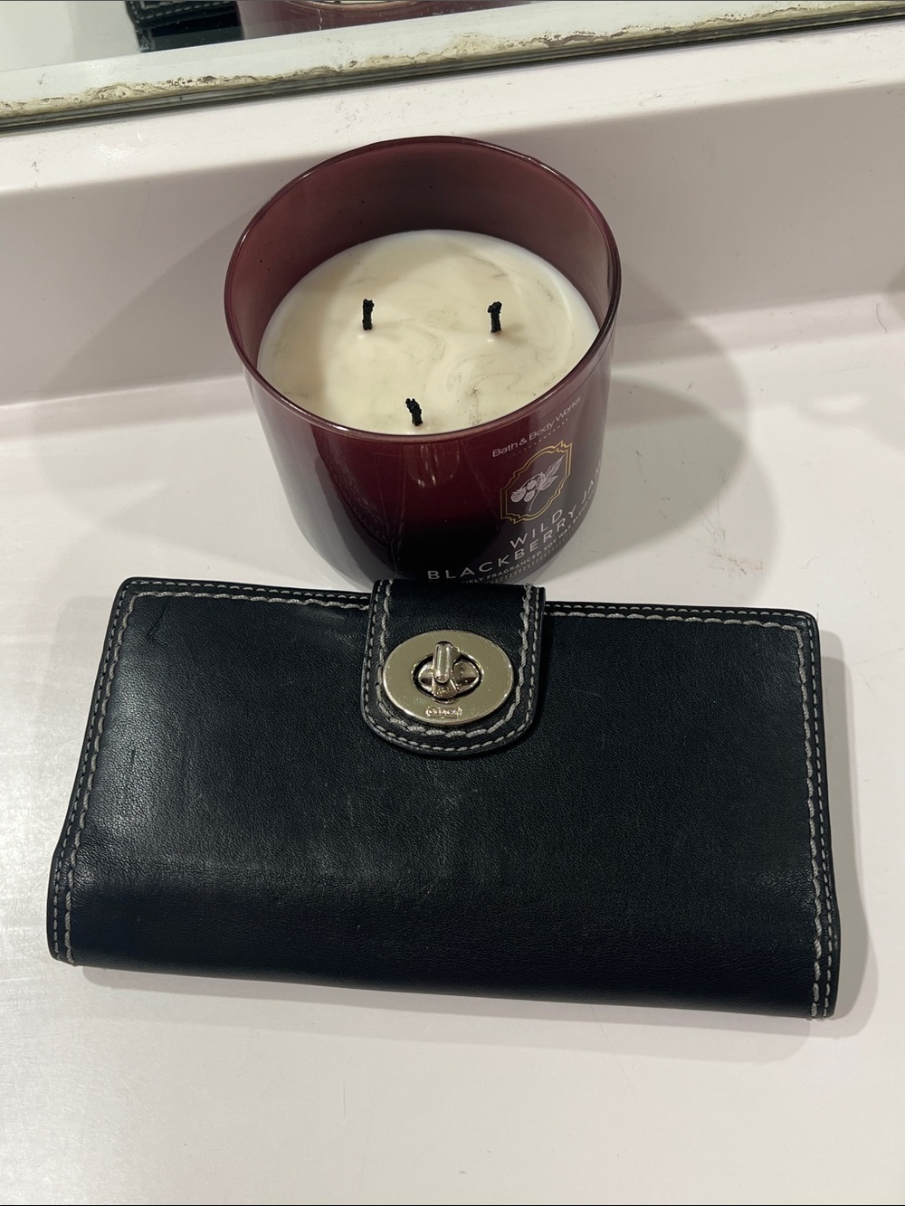 Vintage Coach black leather turn lock wallet